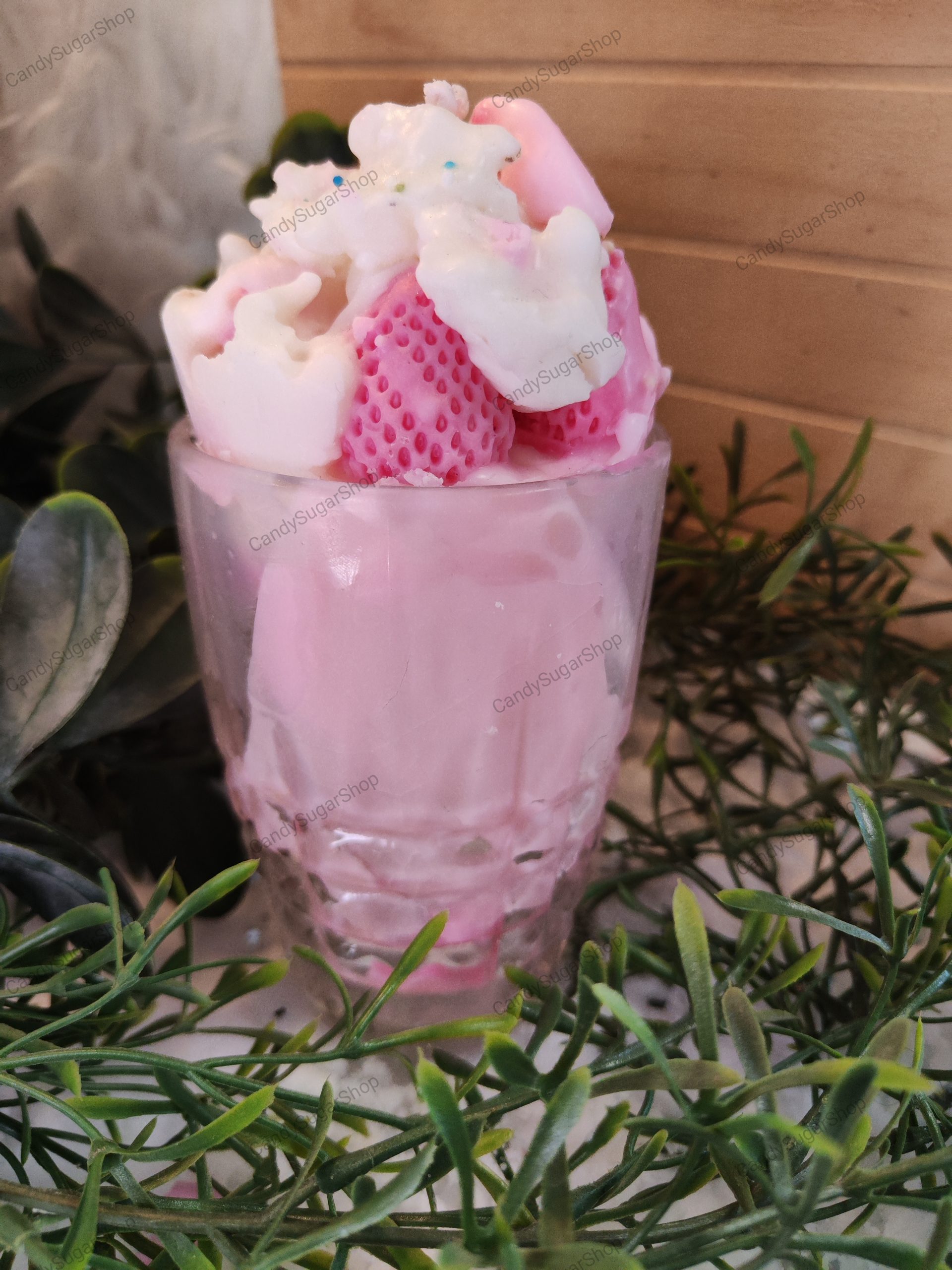 Nata montada con fresas - Imagen 2